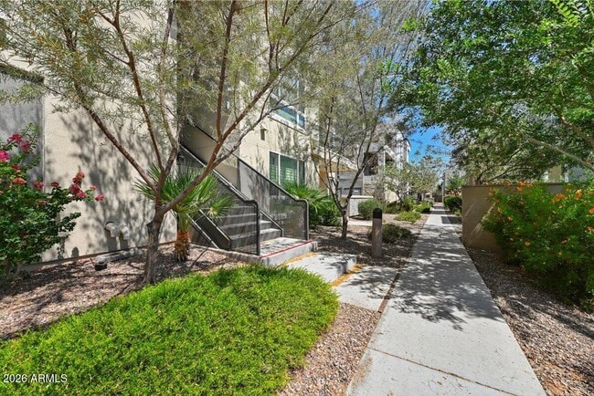 Building Photo - 1250 Abbey Ln