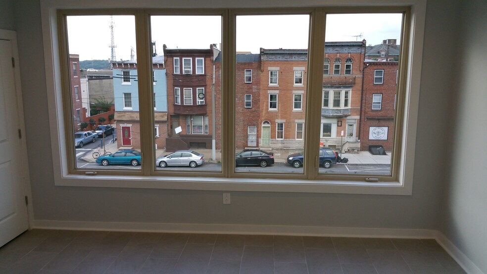 Building Photo - 603 E Girard Ave