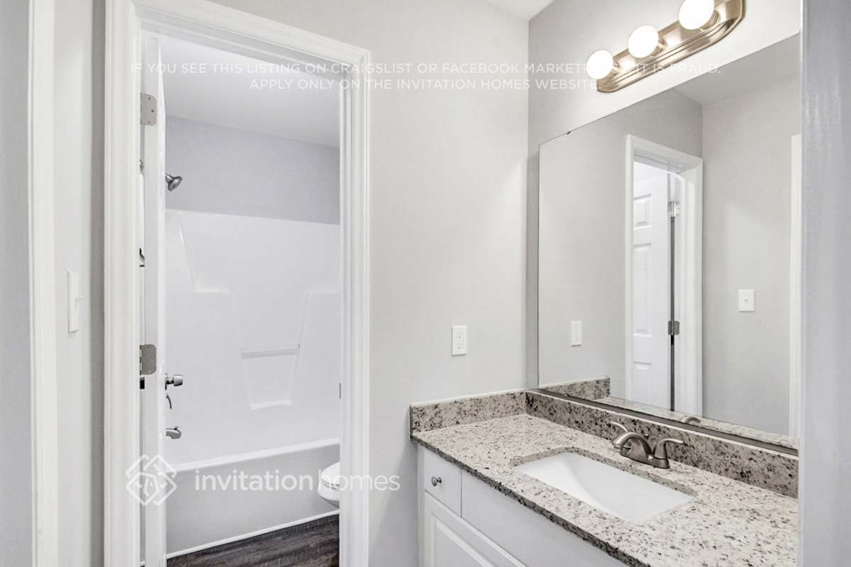 Building Photo - 103 St Johns St