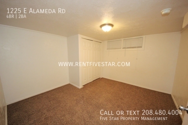 Building Photo - 1225 E Alameda Rd