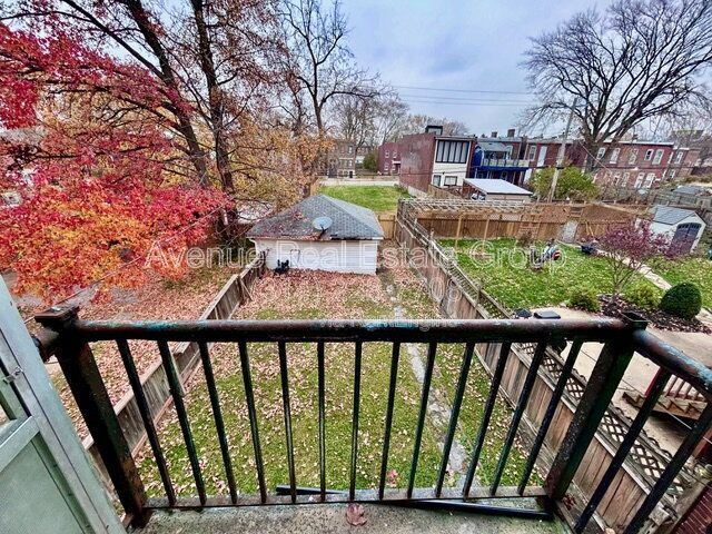 Building Photo - 2633 Russell Blvd