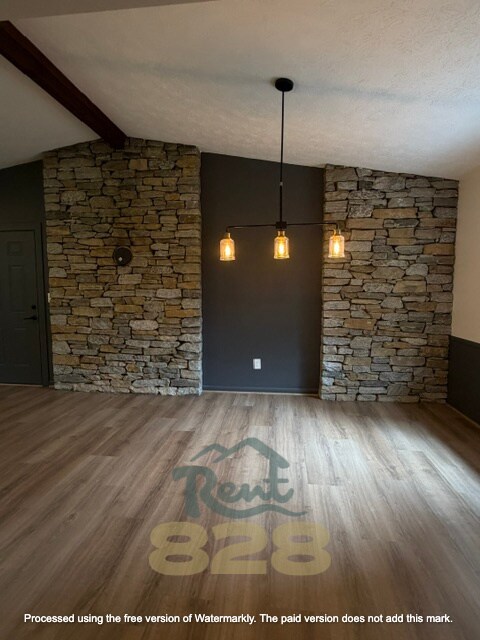 Building Photo - 609 Pineland Rd