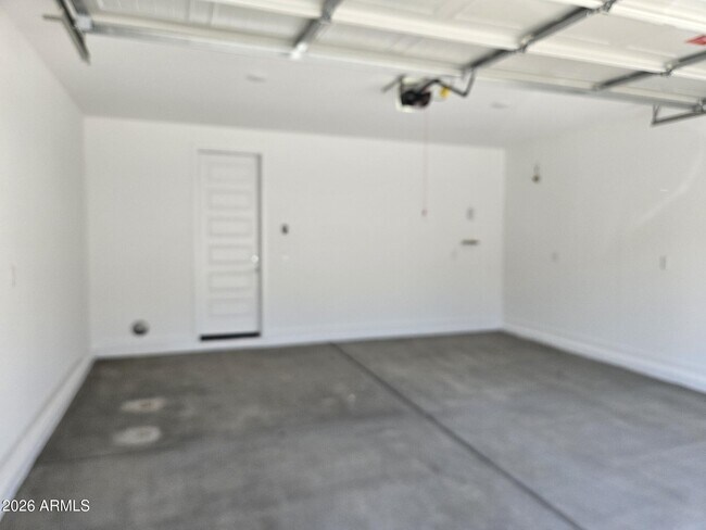 Building Photo - 3357 S Primrose