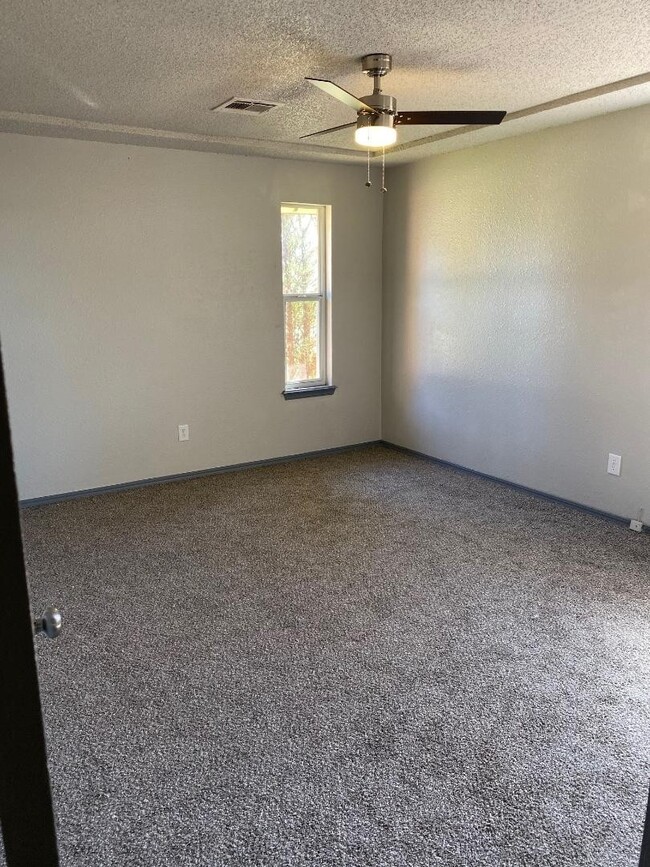 Building Photo - 3 Bedroom Home for Lease in Moore