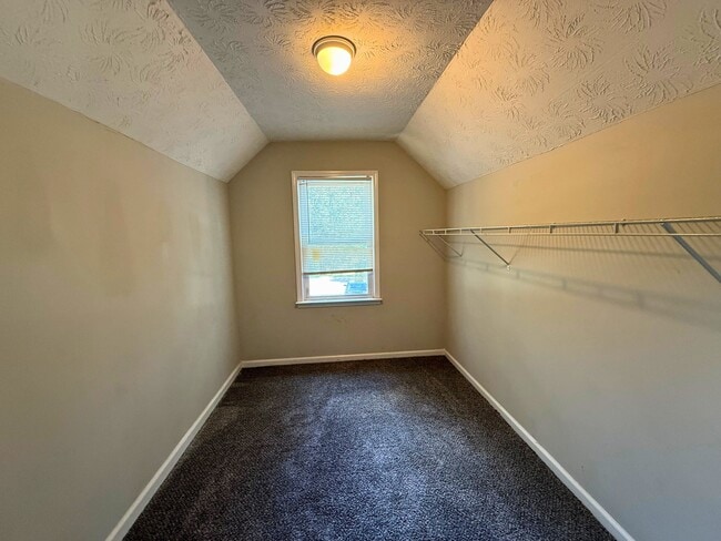 Building Photo - 107 Courtneybrook Trail