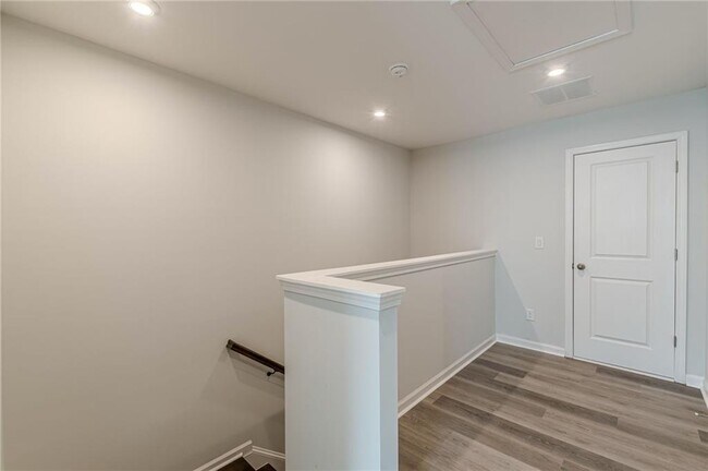 Building Photo - 1205 Skylar Ln SE