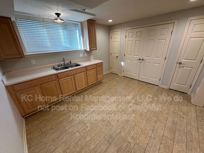 Building Photo - 9802 NW 72nd Terrace