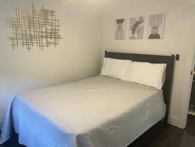 Building Photo - Coming soon! You won't want to miss this one! Beautiful fully furnished 1 Bedroom, 1 bath ADU in ...