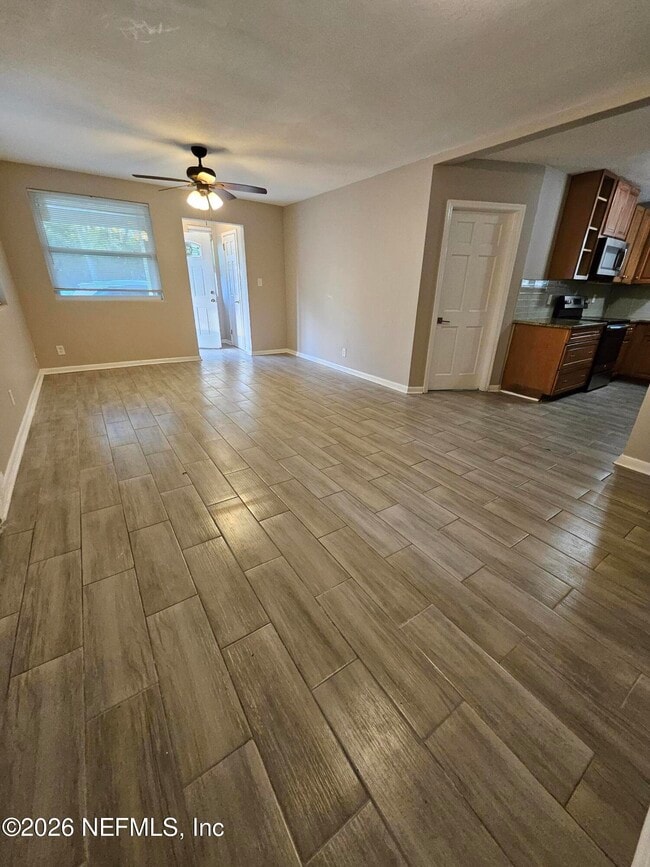 Building Photo - 1416 W 21st St