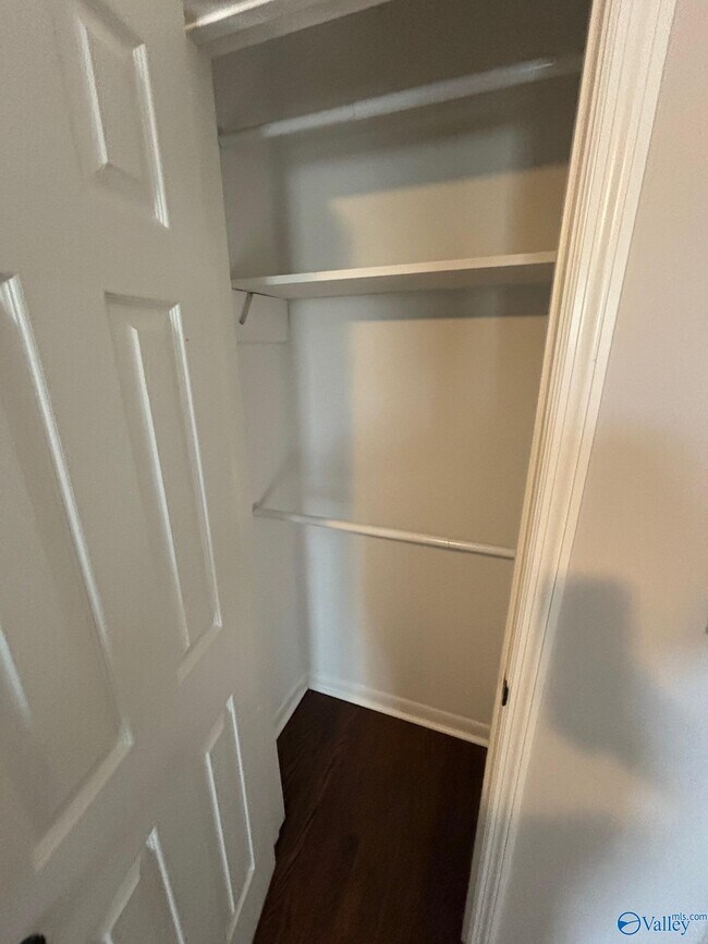 Building Photo - 2803 Hester Ln NW