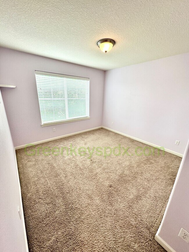 Building Photo - Gorgeous 3-Bedroom 2.5-Bathroom House with...