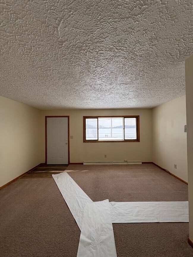 Building Photo - 5032 S Main St