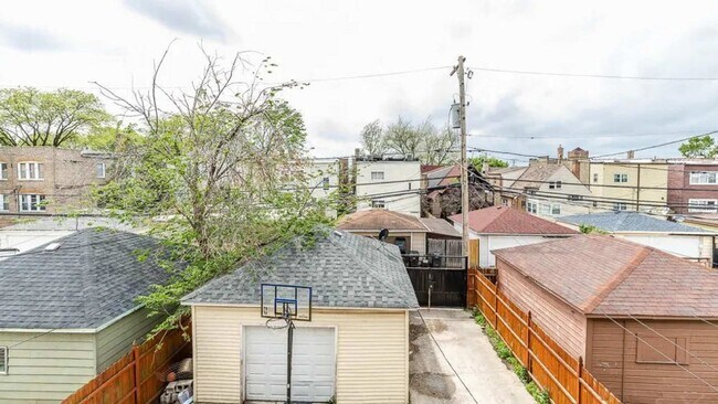 Building Photo - 2310 N Kenneth Ave
