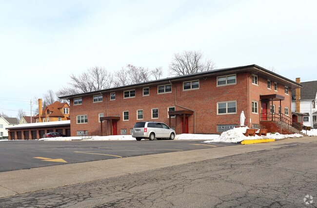 Building Photo - 48 E Main St