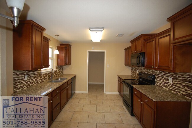 Building Photo - Little Rock 4 Bedroom Home