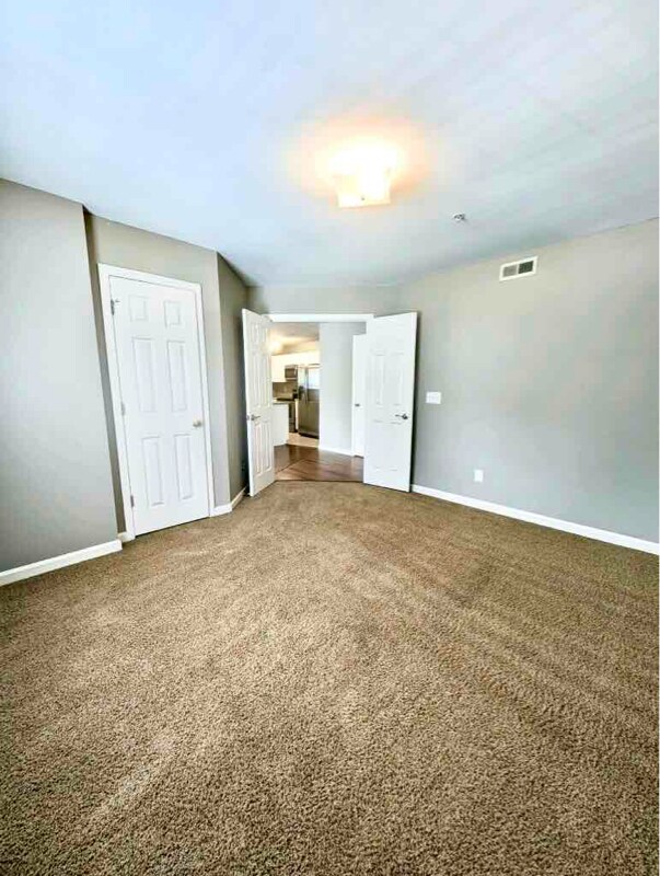 Building Photo - 621 Mill Pond Ct