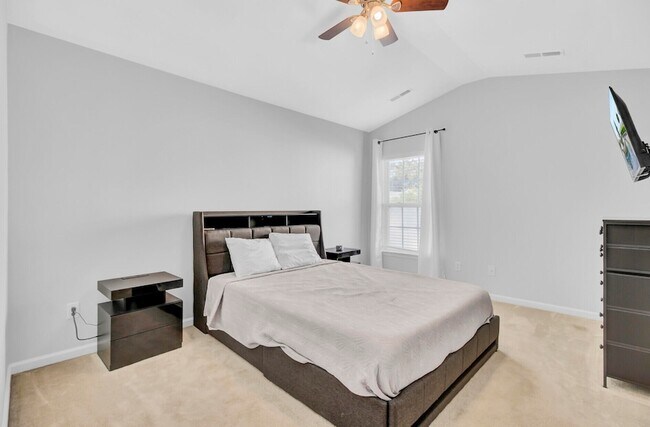 Building Photo - 132 Woodward Rd