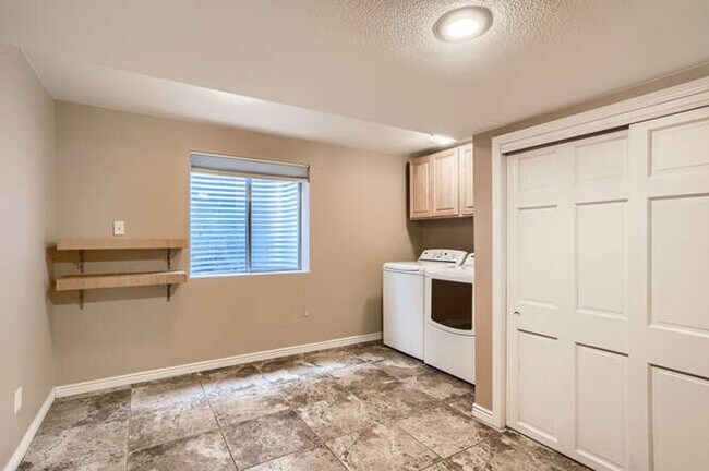 Building Photo - Beautiful Cherry Creek Home- Great Location! Low maintenance yard! Flexible Move In Date