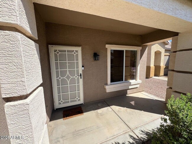 Building Photo - 714 W Spruell Ave