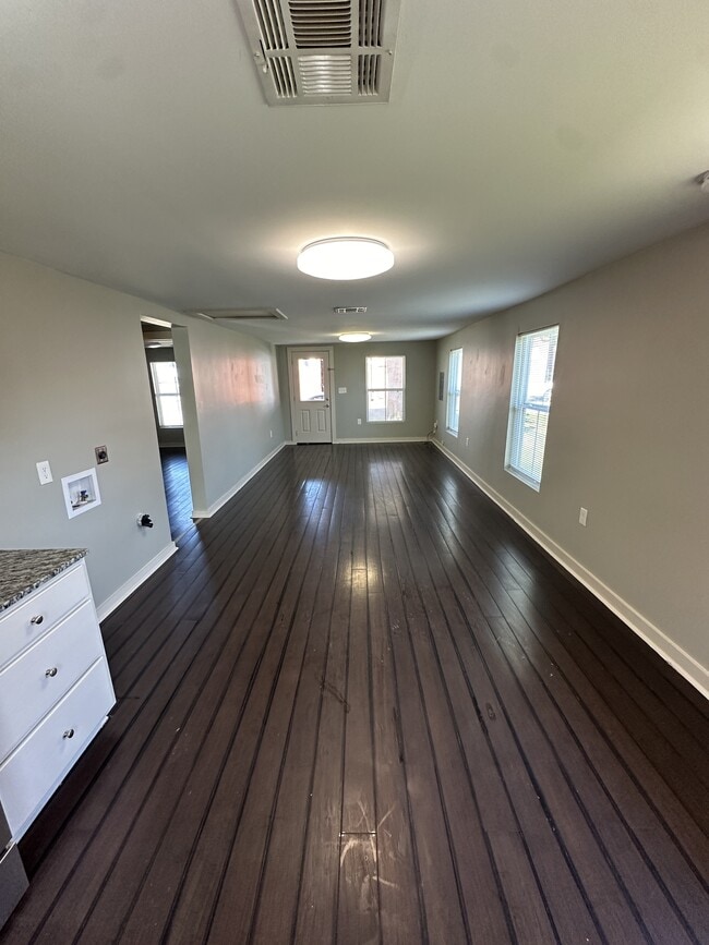 Building Photo - 836 Stewart St