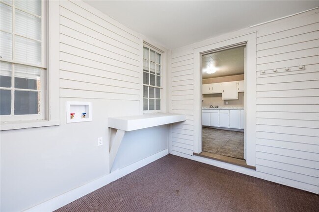 Building Photo - 757 Holt Rd