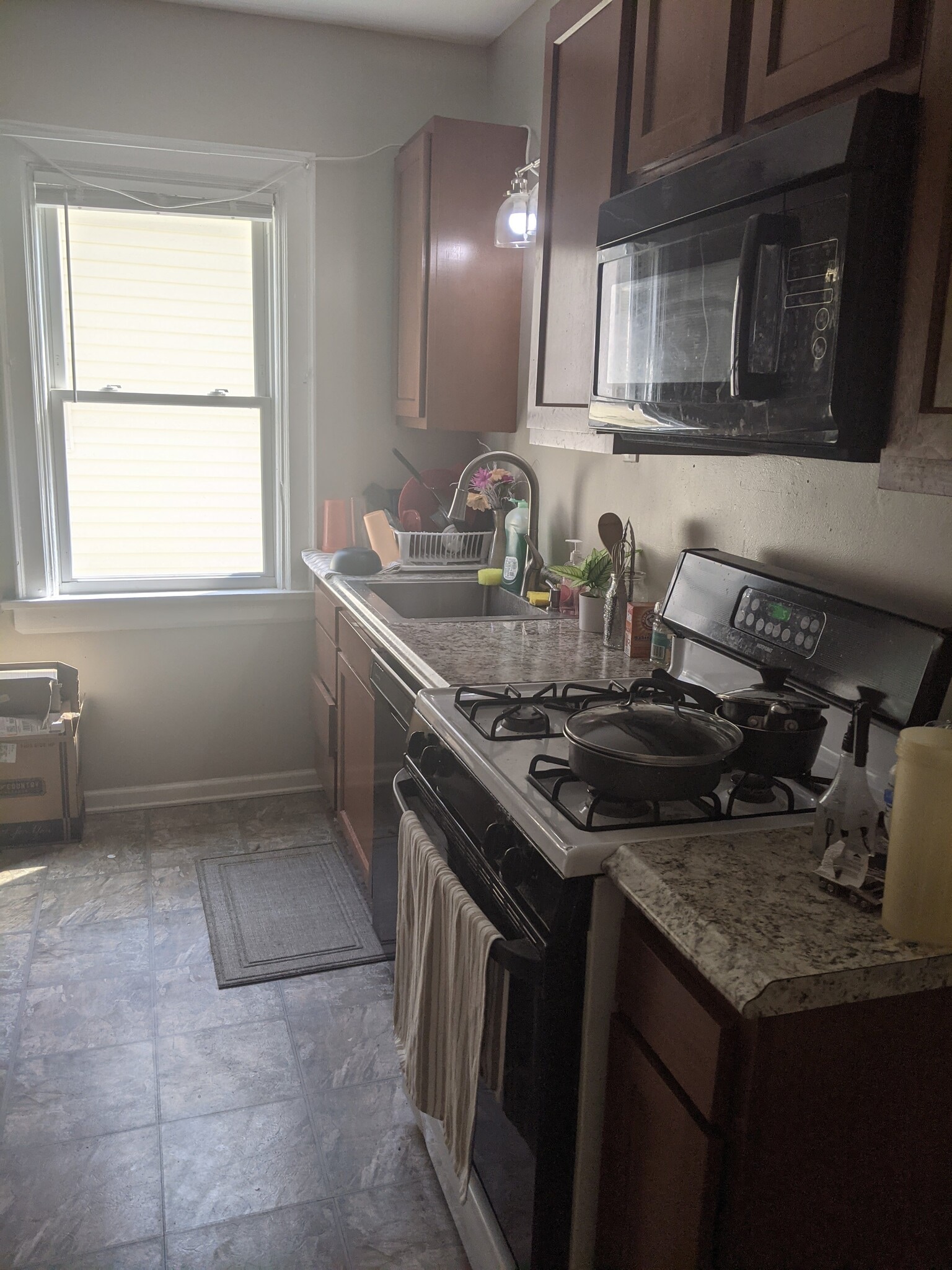 Kitchen Upper - 69 Hughes Ave