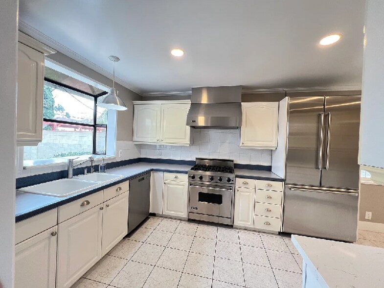 Building Photo - 139 E Dexter St