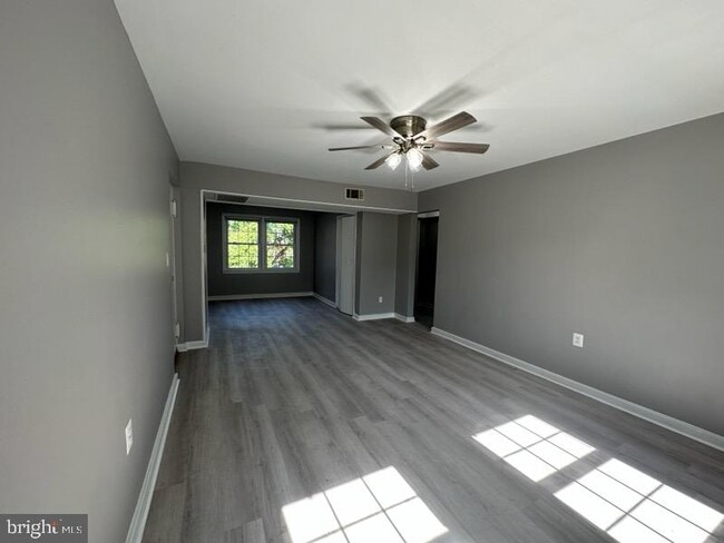 Building Photo - 6626 Boulevard View