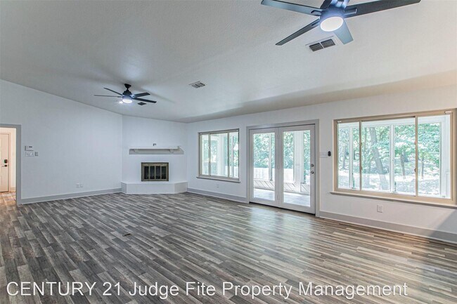 Building Photo - 4 br, 3 bath House - 10749 Legg Drive