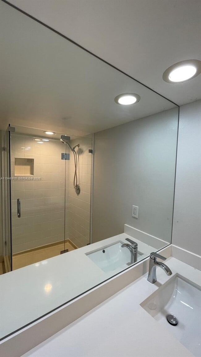 Building Photo - 9977 NW 6th Ct