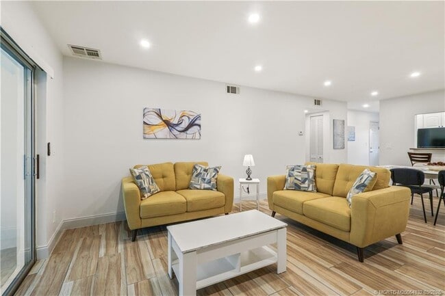 Building Photo - 2950 SE Ocean Blvd