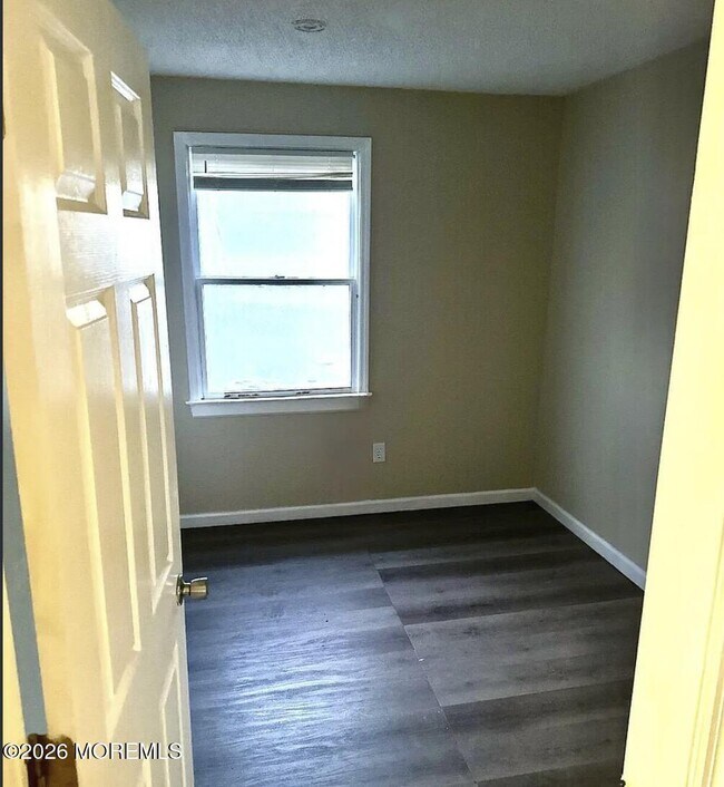 Building Photo - 39 Sampson Ave