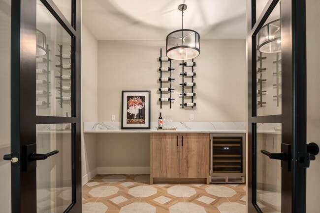 Building Photo - 7Bd/6.5Ba Bellevue Home