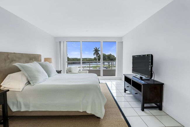 Building Photo - 4201 N Ocean Blvd