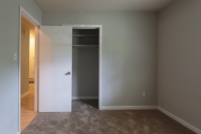 Building Photo - 1837 Devra Dr