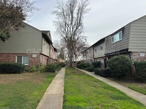 Building Photo - 1981 Benita Dr