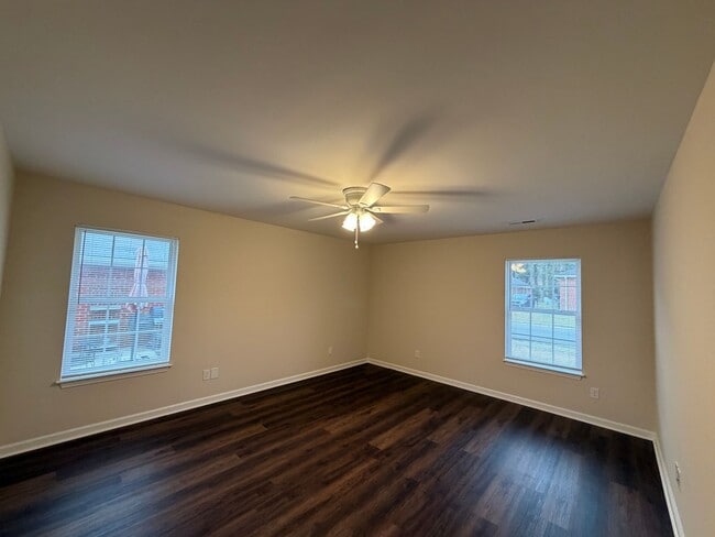 Building Photo - 110-112 Lyons Dr NW