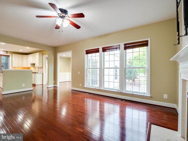 Building Photo - 41397 Windybush Dr