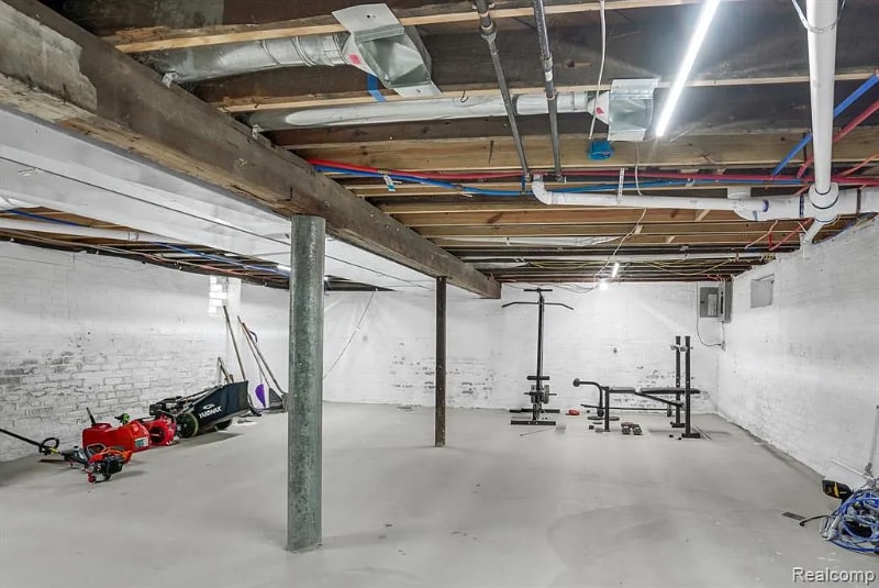Building Photo - 2641 Monterey St