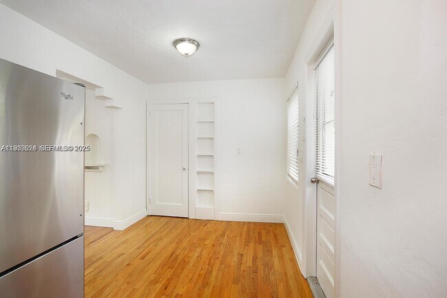 Building Photo - 27 Phoenetia Ave