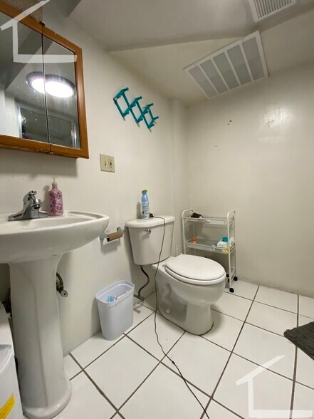 Building Photo - 6 Sewall St