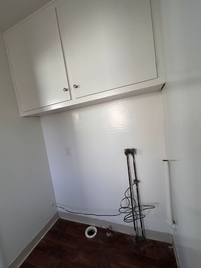 Building Photo - 13215