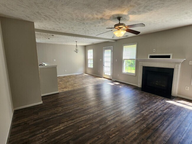 Building Photo - 128 Tuxford Ct