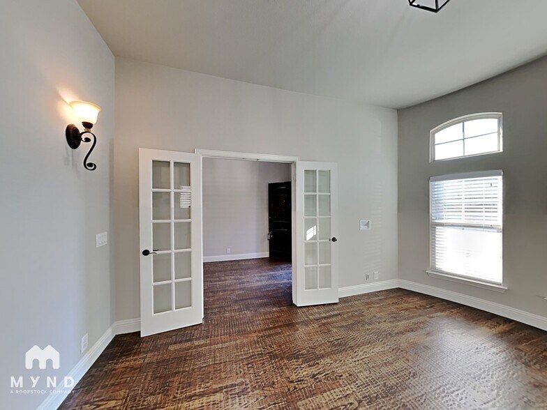 Building Photo - 4424 Oak Bluff Dr