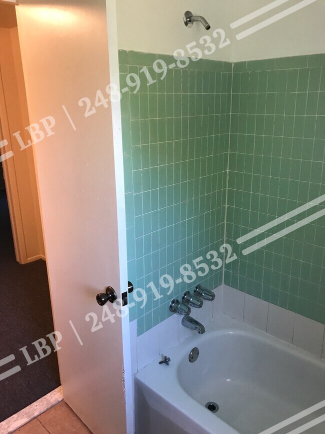 Building Photo - 5925 Inkster Rd