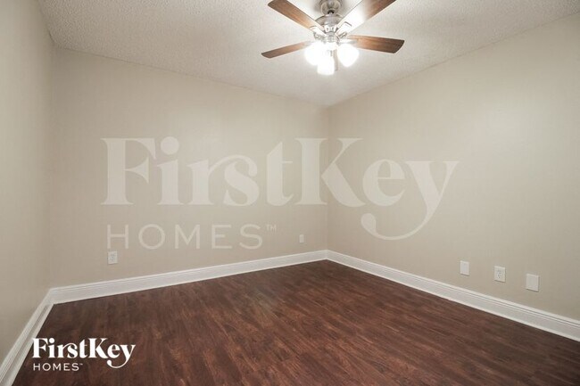 Building Photo - 2606 Palmer Ave SE