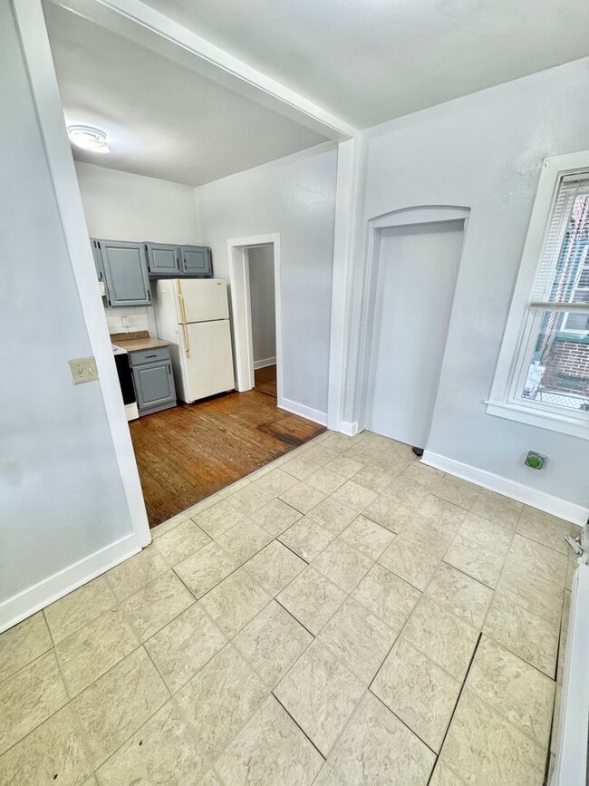 Building Photo - 1103 Linden St