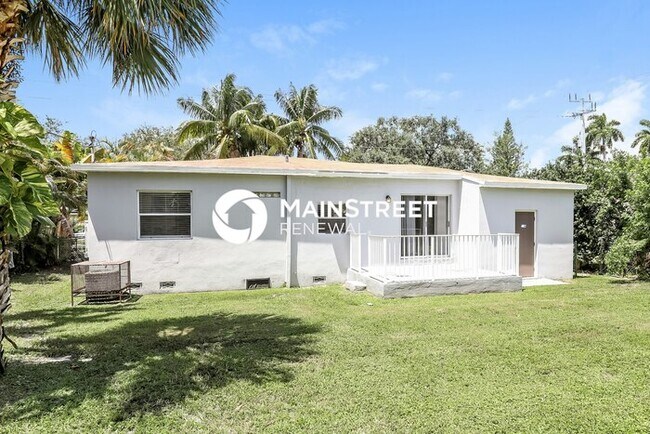 Building Photo - 2 Bedroom Pet-Friendly Home in Hollywood, ...