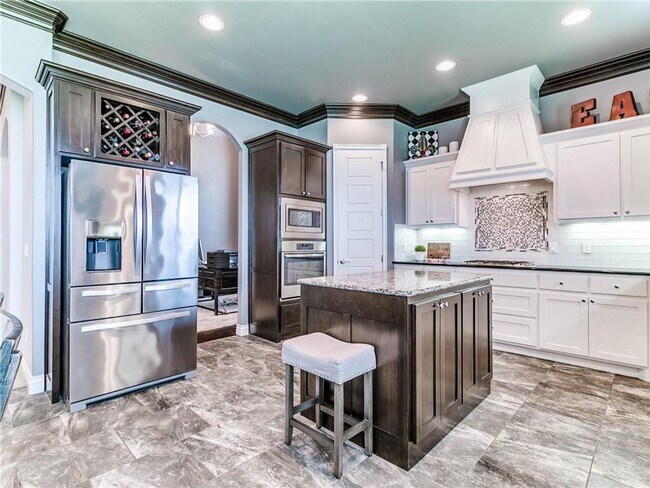 Building Photo - Beautiful home + Deer Creek Schools + 4 bedroom + 2.5 bathrooms