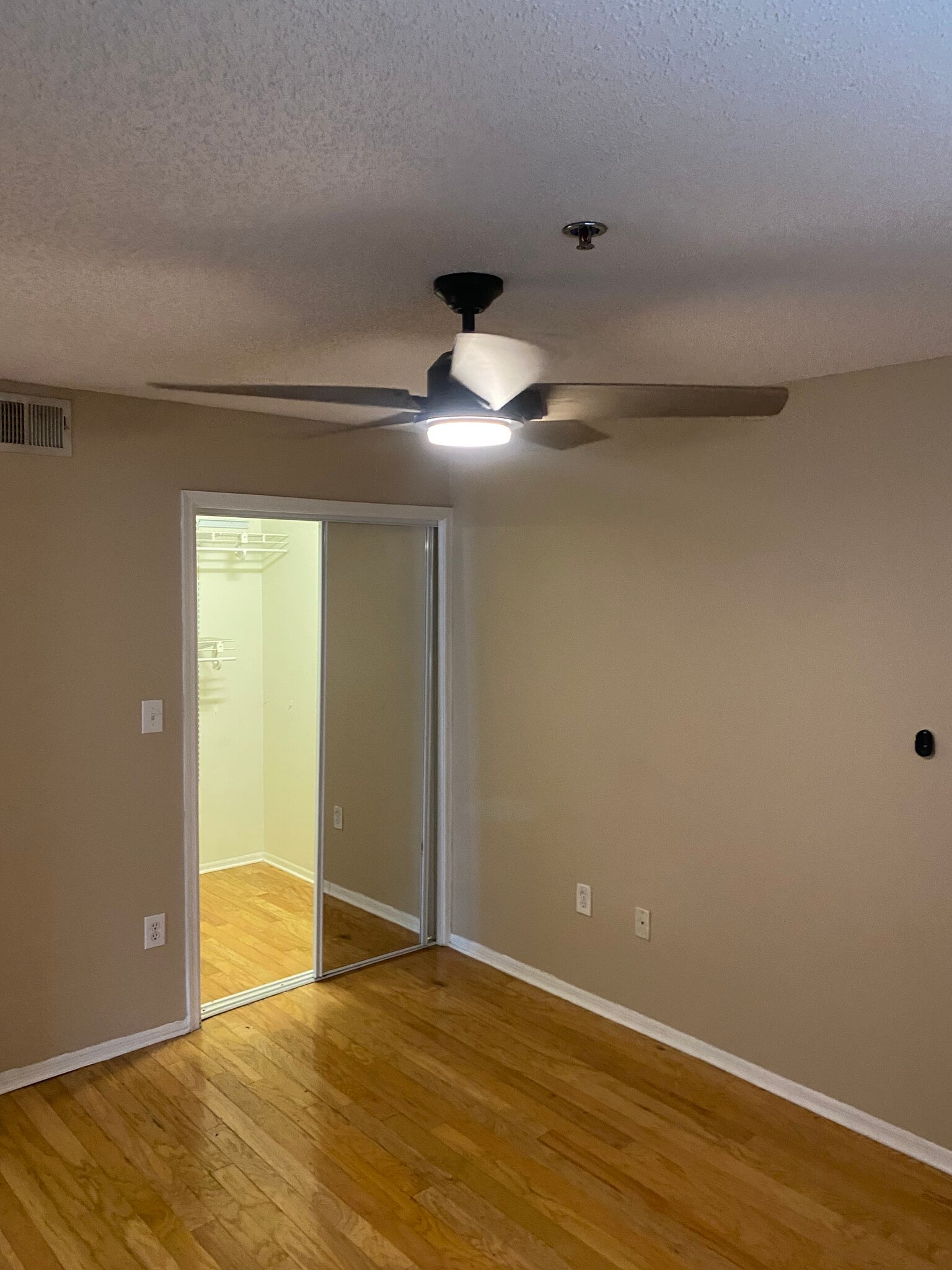 Building Photo - 1000 W Horatio St